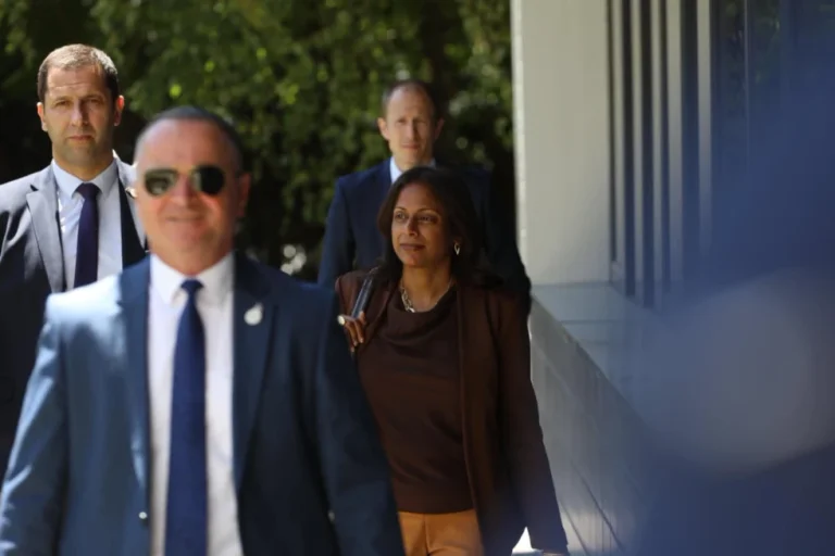 Prattipati rejoint la présidence, tandis que la réunion Osman-Kurti se tient