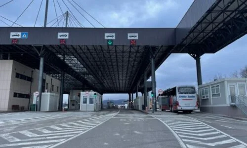 Réouverture de la route vers Merdare Border Point. L'arrondi reprend dans les deux sens.