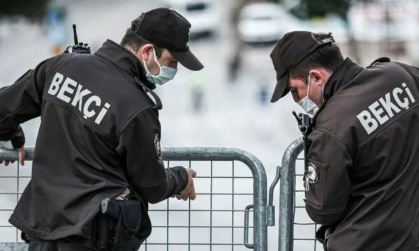 Turkish Authorities in Izmir Arrest Former Mayor, 120 Opposition Members