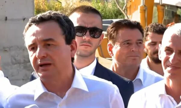 Kurt dit que le pont principal ouvrira également : Il y a des carabiniers là, selon eux, pas de friction.