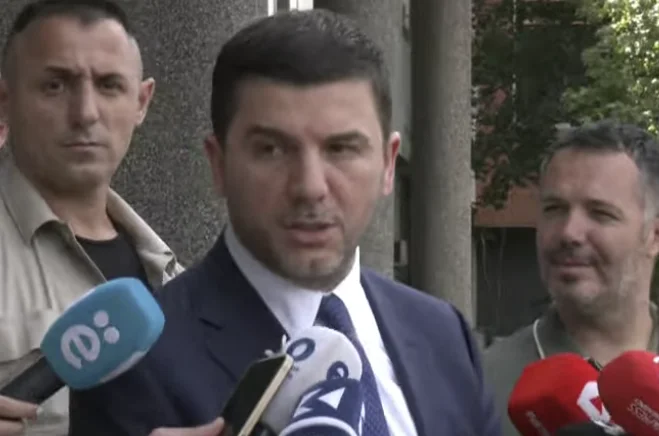 Memli Krasniqi: Morgen traf ich mit Präsident Blokada ist VV) Produktion