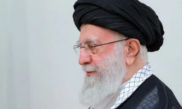 CNN: Le leader suprême iranien face au pire défi, peu d'options
