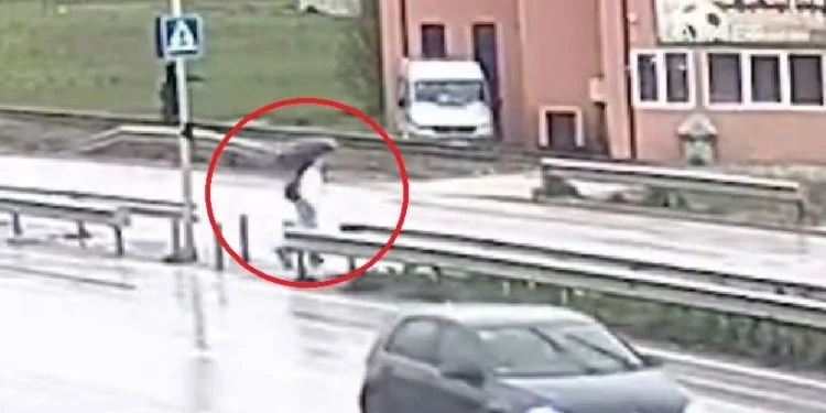 L'incidente dove la ragazza di 26 anni a Pec è morta, il poliziotto accusato: Meglio essere me invece di lei