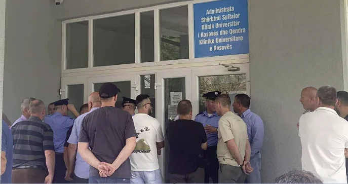 Les agents de sécurité de QKUK continuent de protester