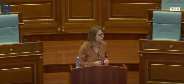 “Retourner l'ordre du jour”, Hykmete Bajram a interrompu le mot d'Avni Dehari