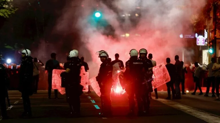 Incidentes al final de la protesta estudiantil de Belgrado