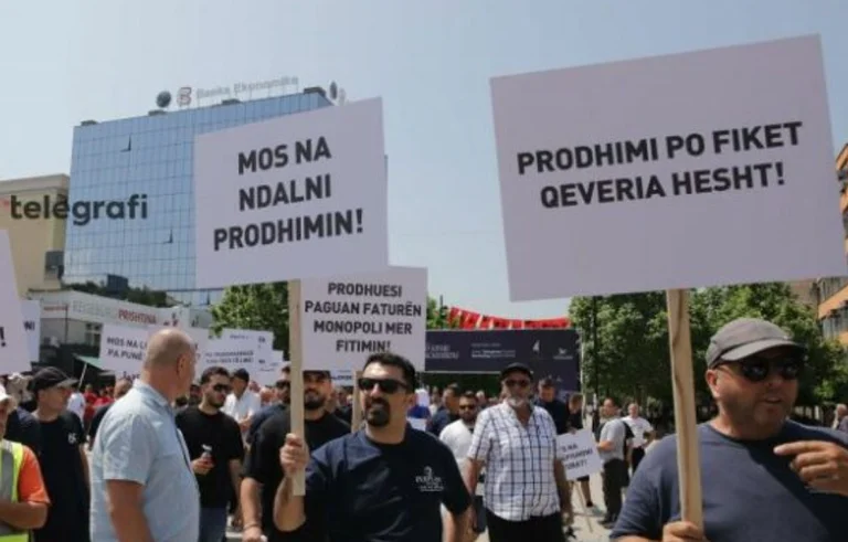 KB alarma: 600 empresas de Kosovo se trasladaron a Albania sólo durante 2024