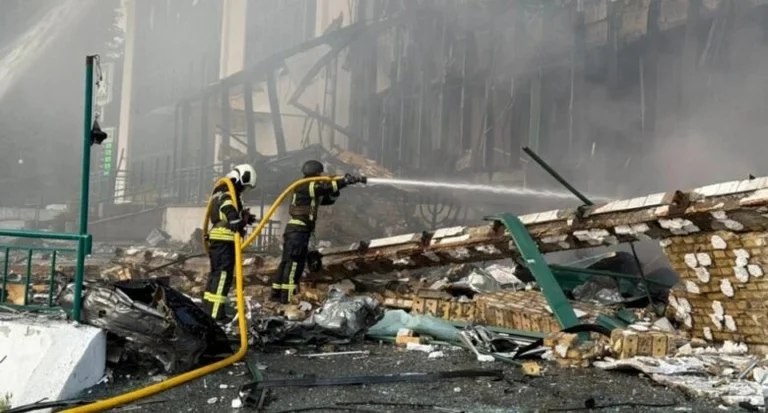 Rusia golpeó 21 pisos en Odessa, dos muertos