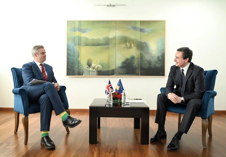 British ambassador goes to Kurti in office, talks about blocking Parliament and NATO summit