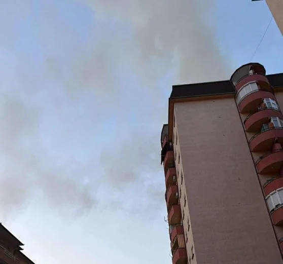 Fuoco in un edificio Pristina, dettagli della polizia