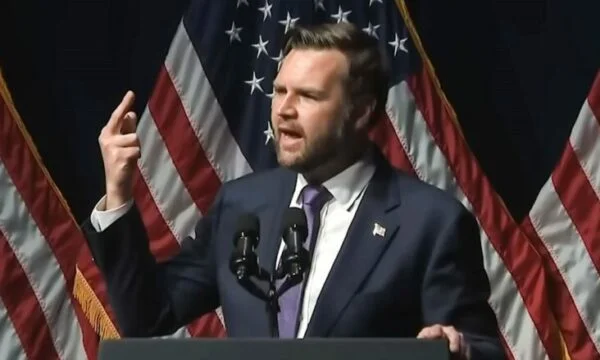 U.S. Vice President shows his middle finger during speech at Republican dinner