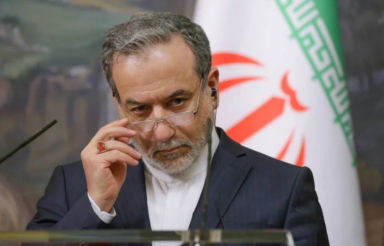 Diplomático iraní: No negociaremos con los Estados Unidos mientras continúe.