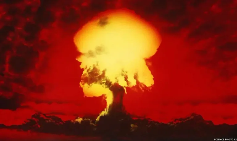 Albanian astrophysicist shows the effects of an atom bomb, from when released to destruction