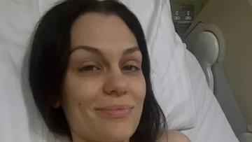 Jessie J partage des vues touchantes de la chambre de l'hôpital: En attente de résultats