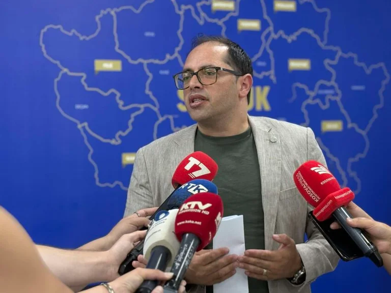 Punëtorët e sigurimit largohen nga QKUK, Osmani: Policia merr përsipër sigurimin