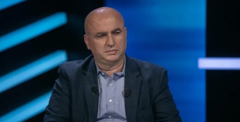 Why are Berisha and Kurti's supporters angry with their right pro-US positions?