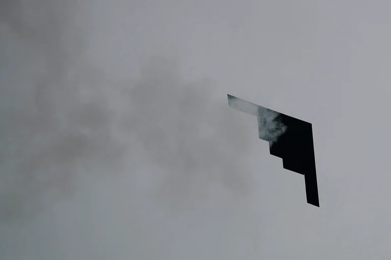 Reuters: Estados Unidos traslada bombarderos B-2 a Guam, mientras que Trump examina ataques contra Irán