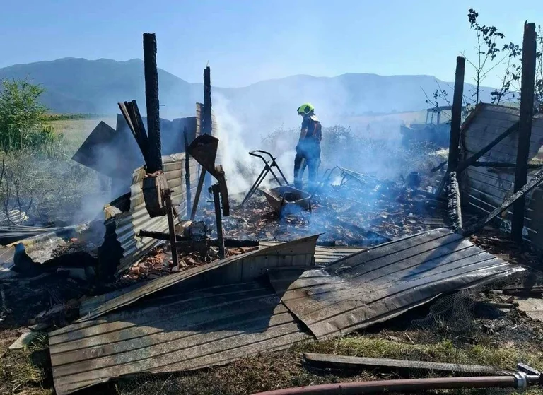 Quema un almacén en Rogova, Hasá, sin daño