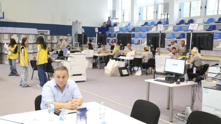 Incontro a Tirana, DP e SP più voti nel chip che nella casella