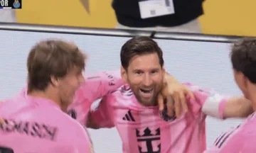 Das ist normal. Was ein Superheld hat! (VIDEO)