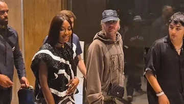 Naomi Campbell fait la promotion des rumeurs selon lesquelles elle aurait été réunie avec son petit ami après avoir assisté à un événement ensemble