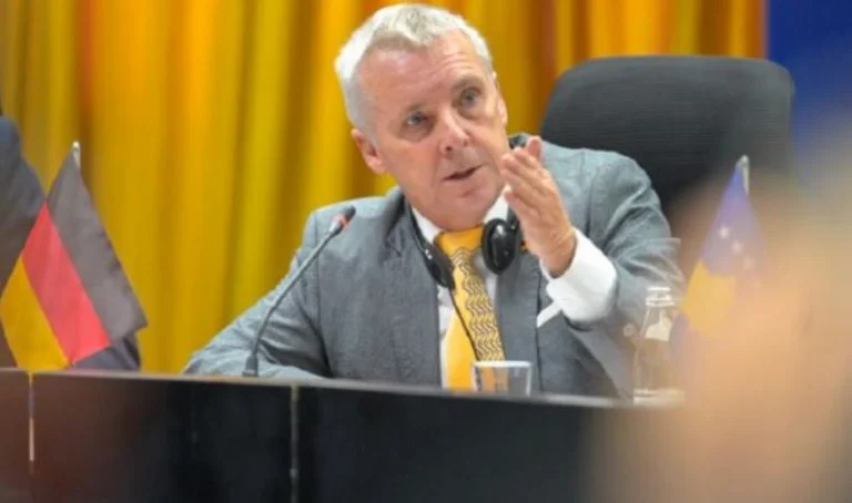 Les internationaux sont à la recherche d'une vie, Rohde: En politique, le compromis est nécessaire.