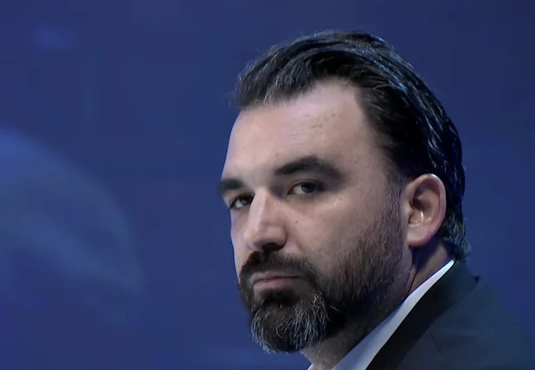 Prorus and Prosebe News Report Mehmetaj takes off the VV spokesman's lie