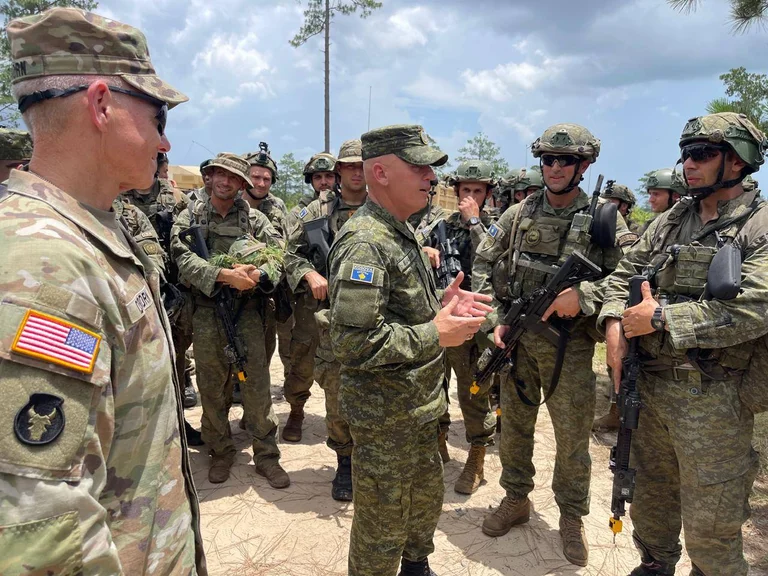 Bashkim Jashari ha visitato l'addestramento delle truppe KSF negli Stati Uniti