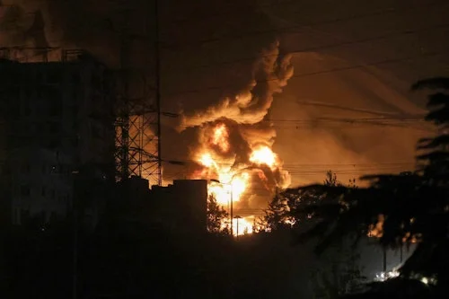 Israele dice che getterà più missili verso Teheran