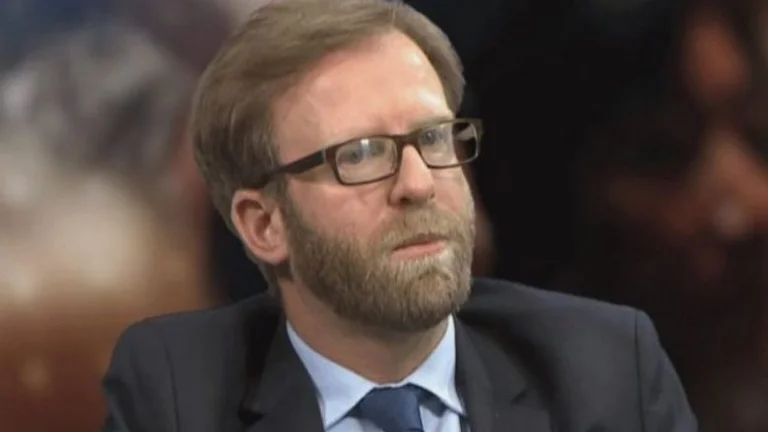 Rikthehet Haki Abazi: Akuzon mediat kosovare për paraqitjen e dobët të Vjosa Osmanit në BBC