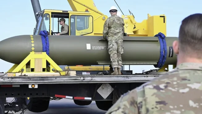 U.S. attack scenario to Iran: The 13.6 tons of nuclear bombs that were never used for parachutes to ruin everything on earth
