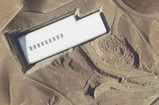 Nuclear and chemical reactions: What happens if bombs hit uranium deposits in Iran?