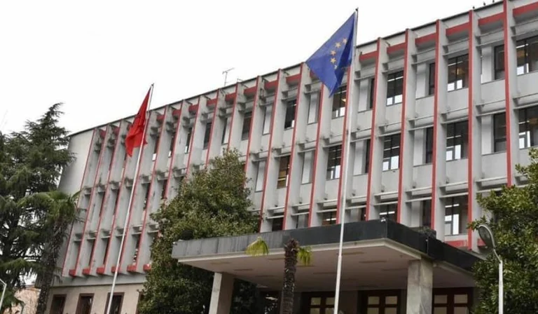 Évacuation de cinq Albanais d ' Israël, dont trois à Tirana