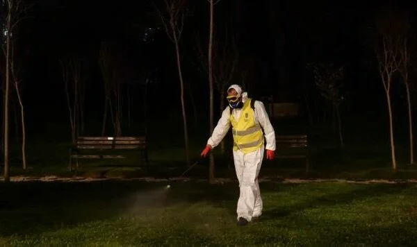 Tonight begins spatial dezination in Pristina, <x0 war> ” against flies and mosquitoes