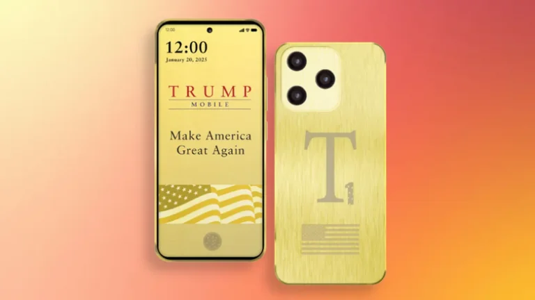 La famiglia Trump presenta il telefono d'oro T1