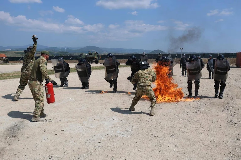 KFOR Trained Against Fire Fobi
