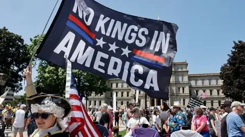 Manifestation de masse contre Trump aux États-Unis : Nous devons protéger la démocratie