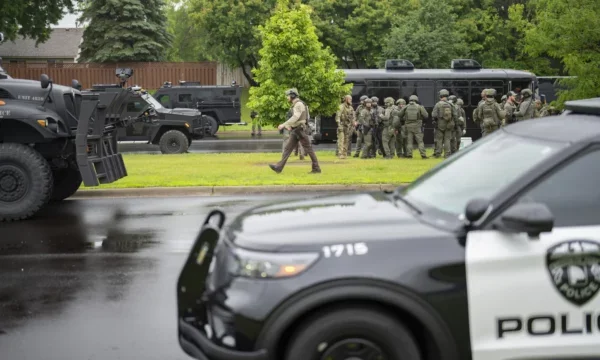 Attack on two US politicians by a person dressed as a policeman, authorities call on citizens for caution