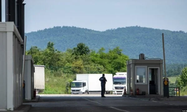 Serbisches Amt für Kosovo: Kosovo hat drei Mitglieder inhaftiert, ehemalige serbischer Abgeordneter