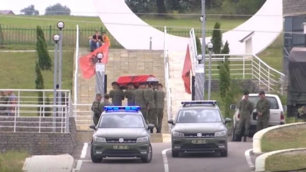 Oggi 34 martiri della nazione sono risorti a Istog