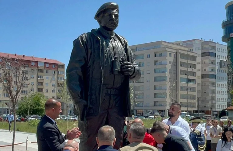 Aslan Fazliu's bust discovered in Drenas, Haradinaj: He was among the first men to take up the war for freedom