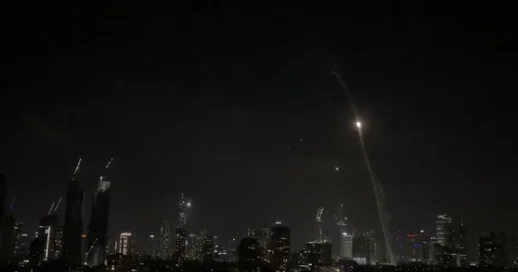 Ejército israelí: Menos de 100 cohetes fueron lanzados por Irán