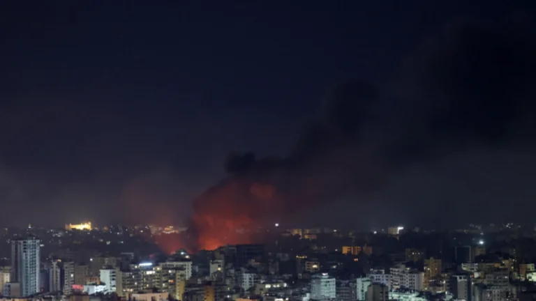 El ejército israelí dice que los residentes pueden salir de los refugios pero permanecer cerca