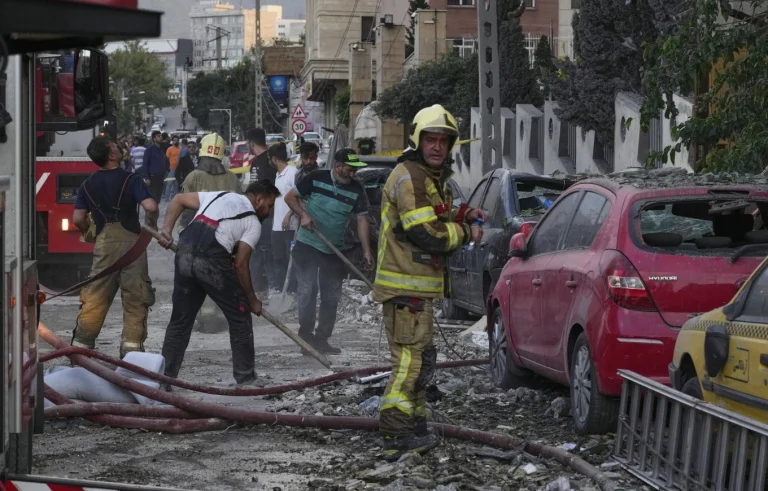 Ai cittadini israeliani è stato detto di minimizzare il movimento ed evitare incontri