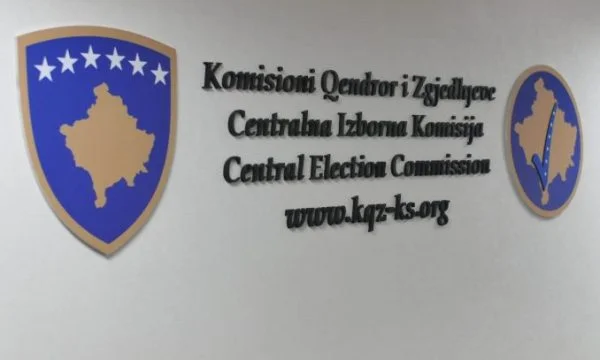 KQZ vazhdon verifikimin nënshkrimeve të peticionit për largimin e kryetarëve të veriut
