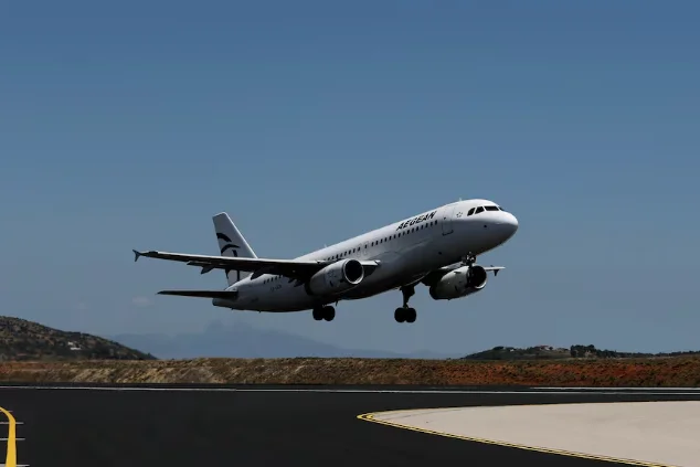 Air companies suspend flights after Israeli air strikes on Iran