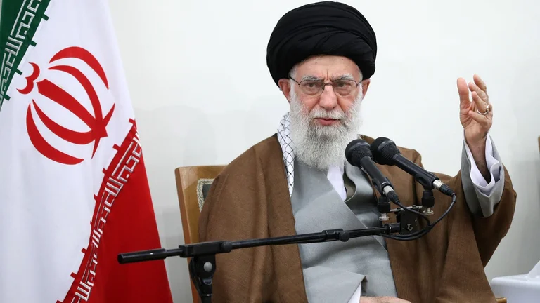 El líder iraní nombra nuevos comandantes después de matar a dos generales durante los ataques israelíes