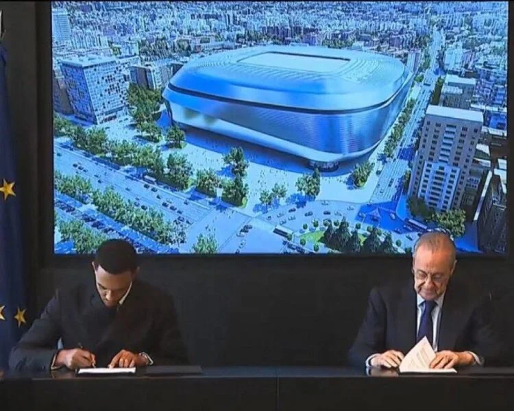 Real presenta oficialmente Alexander-Arnold