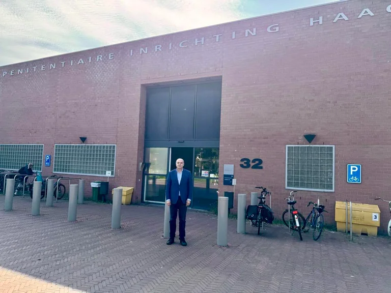 Hoxhaj: Ho visitato Thaci e Wessel in piedi fermo e fermo