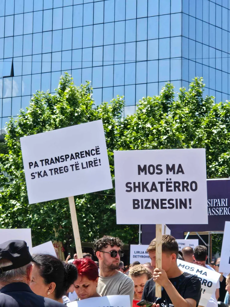 Business Protest gegen Starts Z RRE